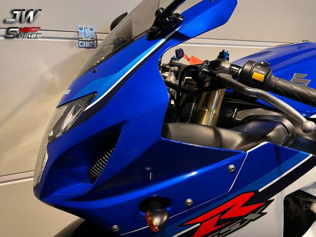 suzuki - gsx-r-600-anniversary