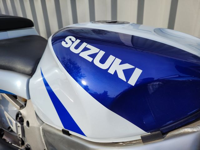 suzuki - gsx-r-600-srad