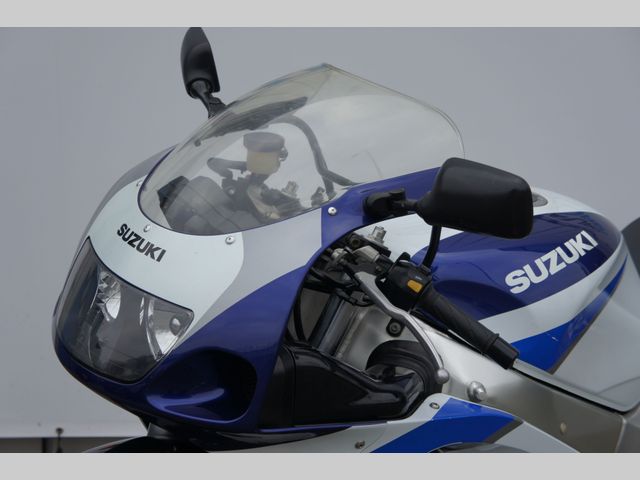 suzuki - gsx-r-600-srad