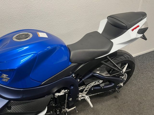 suzuki - gsx-r-750