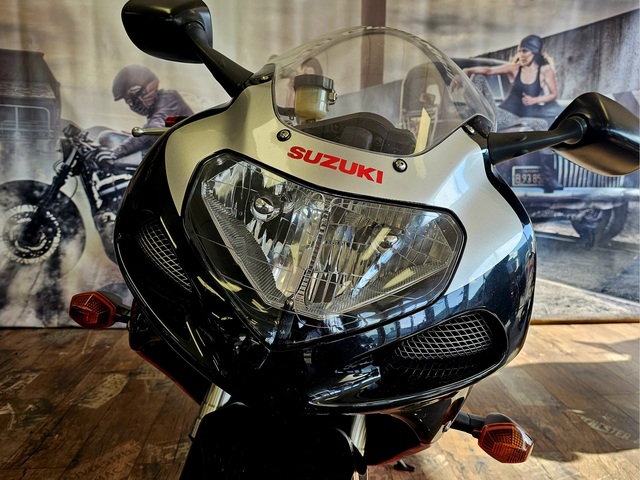 suzuki - gsx-r-750