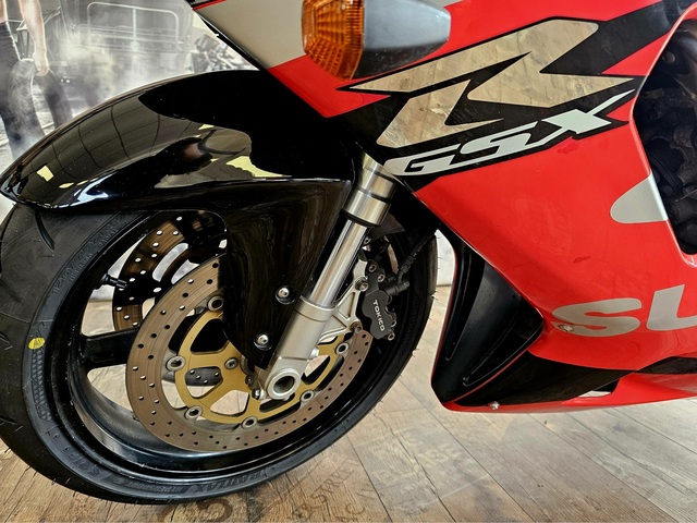 suzuki - gsx-r-750