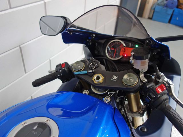 suzuki - gsx-r-750