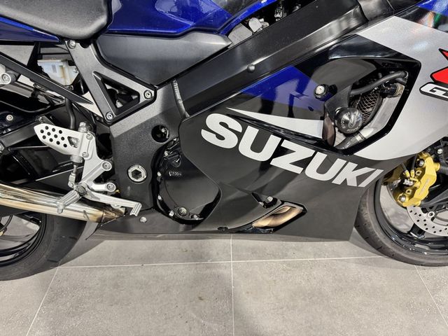 suzuki - gsx-r-750