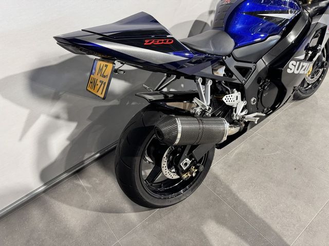 suzuki - gsx-r-750