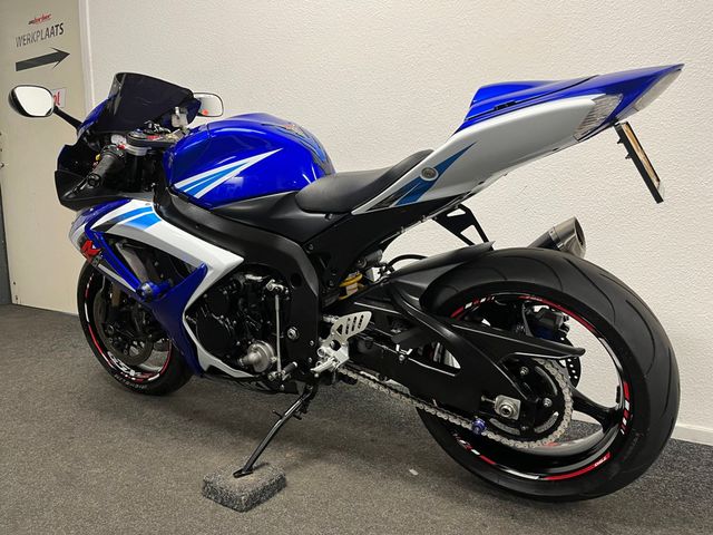 suzuki - gsx-r-750