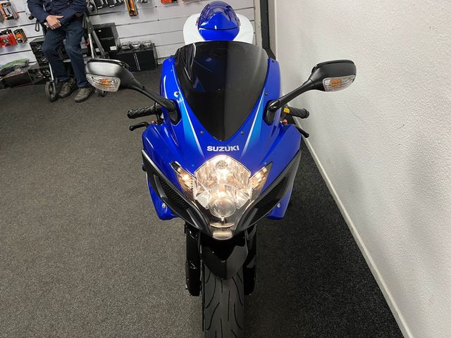 suzuki - gsx-r-750