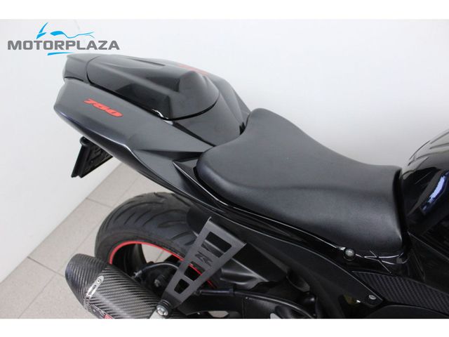 suzuki - gsx-r-750