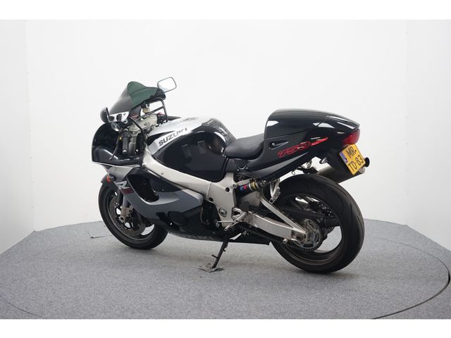 suzuki - gsx-r-750