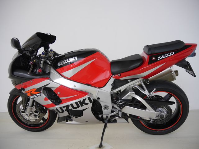 suzuki - gsx-r-750