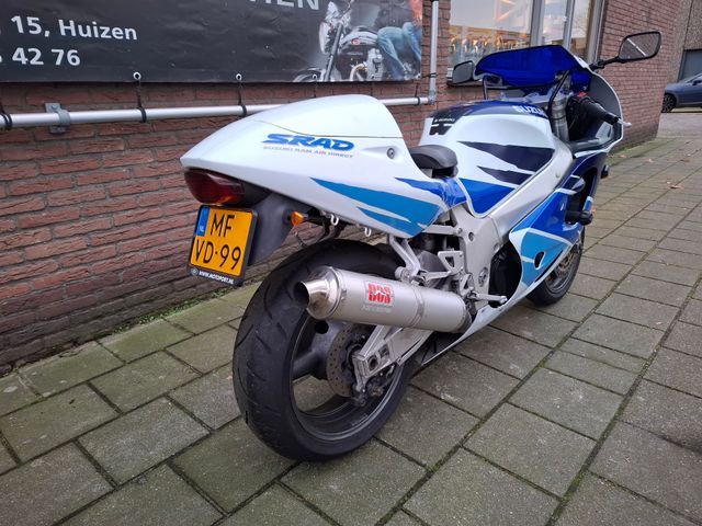 suzuki - gsx-r-750