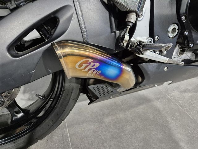 suzuki - gsx-r-750