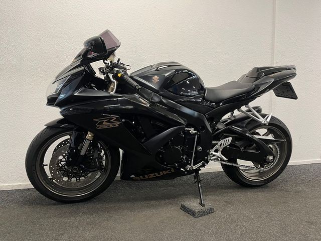 suzuki - gsx-r-750