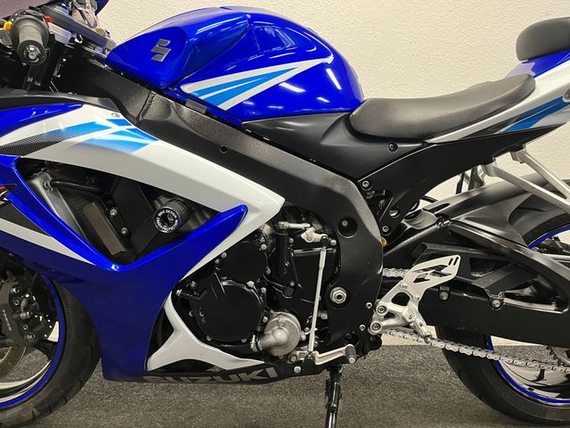 suzuki - gsx-r-750