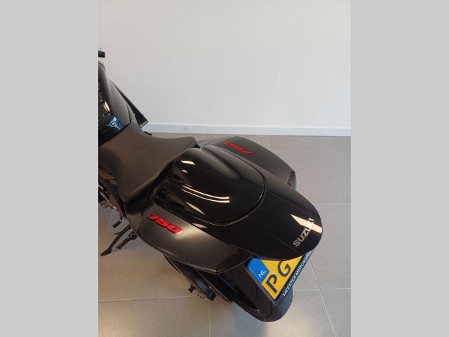 suzuki - gsx-r-750