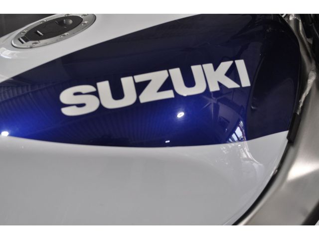 suzuki - gsx-r-750