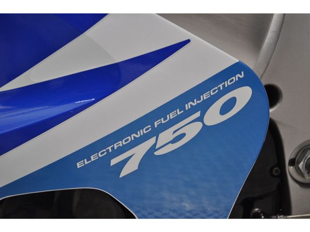 suzuki - gsx-r-750