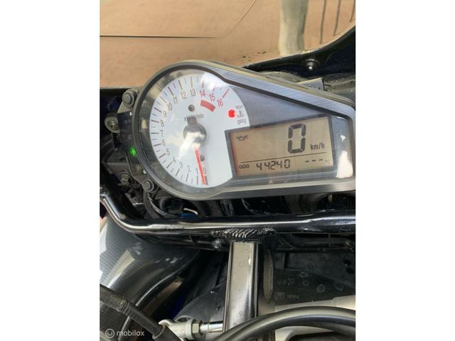 suzuki - gsx-r-750