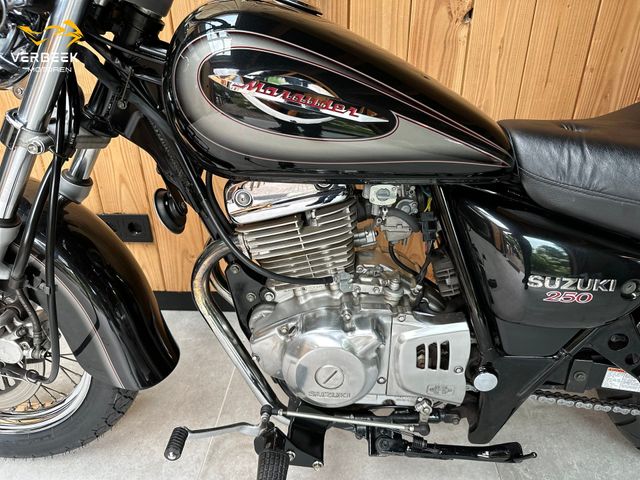 suzuki - gz-250-marauder