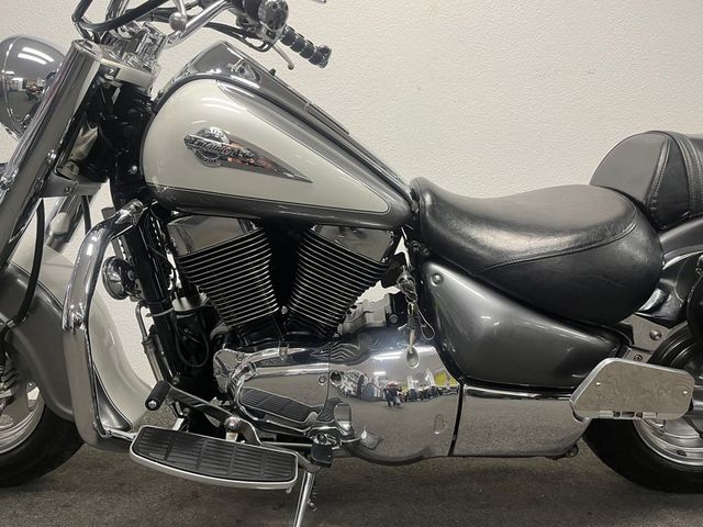 suzuki - intruder-c-1500