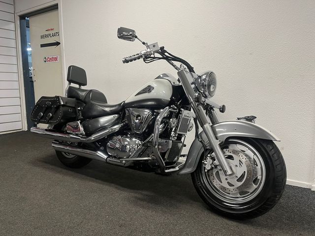 suzuki - intruder-c-1500