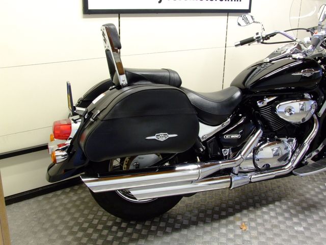 suzuki - intruder-c-800-classic