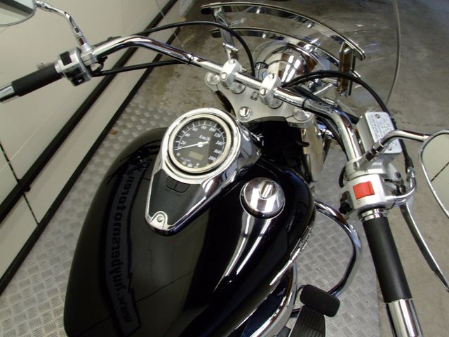 suzuki - intruder-c-800-classic