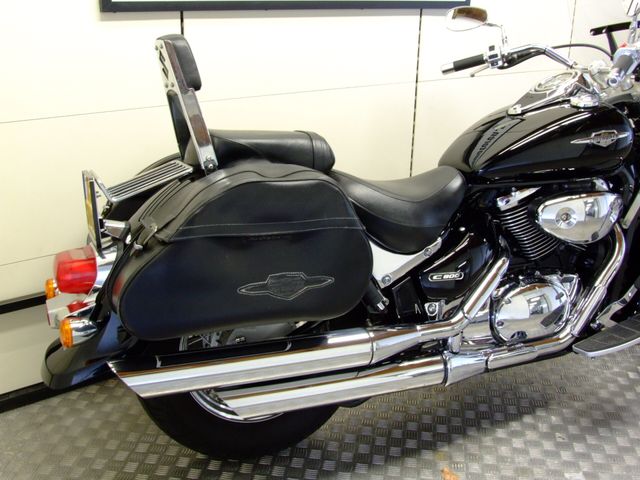 suzuki - intruder-c-800-classic