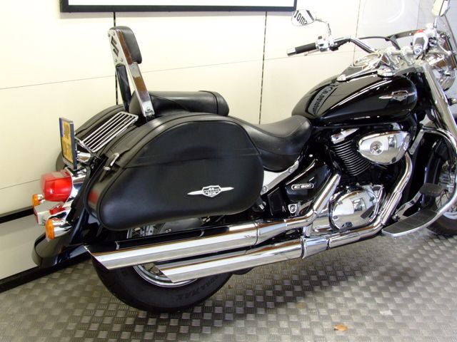 suzuki - intruder-c-800-classic