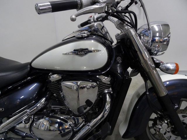 suzuki - intruder-c-800-classic