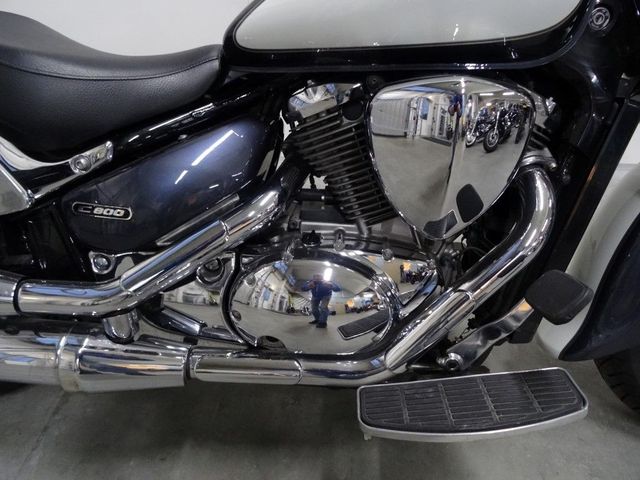 suzuki - intruder-c-800-classic