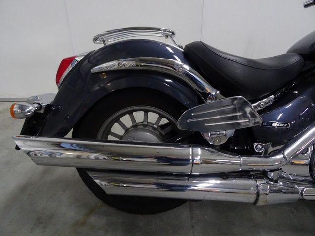 suzuki - intruder-c-800-classic