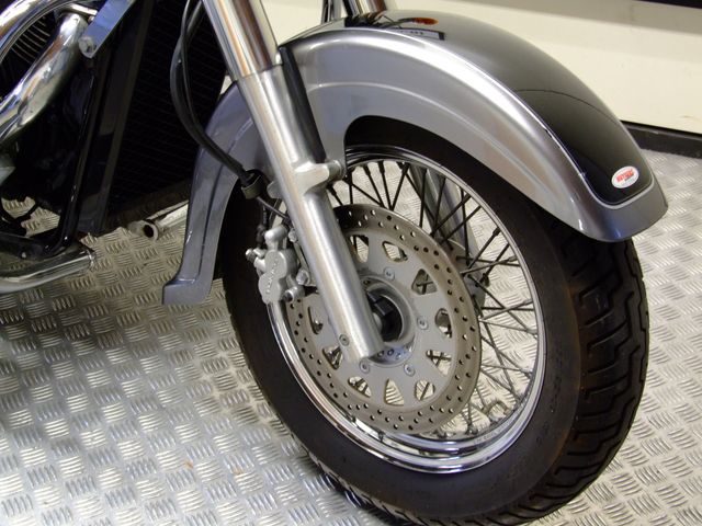 suzuki - intruder-c-800-classic