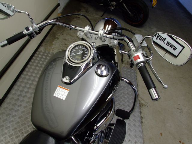 suzuki - intruder-c-800-classic