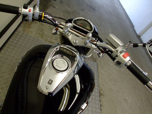 suzuki - intruder-m-800