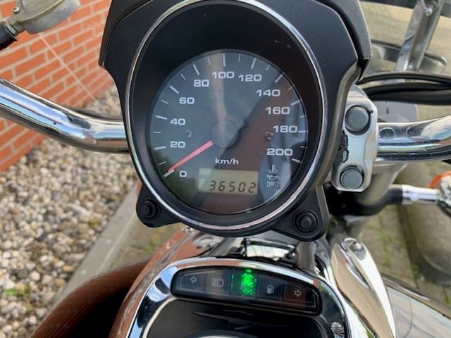 suzuki - intruder-m-800