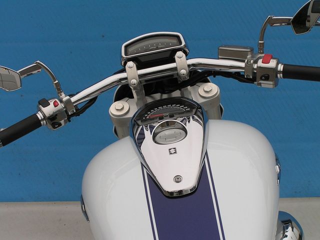 suzuki - m-1800-r-intruder