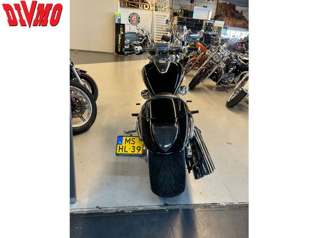 suzuki - m-1800-r-intruder