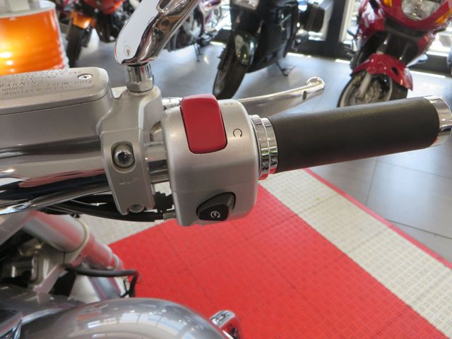suzuki - m-1800-r-intruder