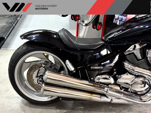 suzuki - m-1800-r-intruder