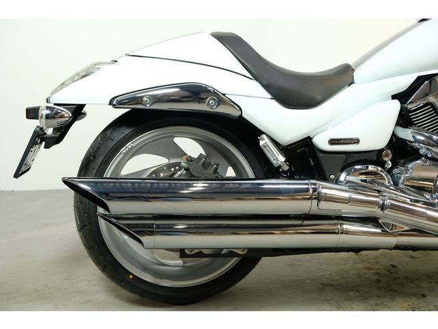 suzuki - m-1800-r-intruder
