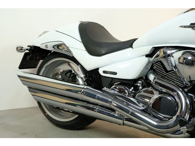 suzuki - m-1800-r-intruder