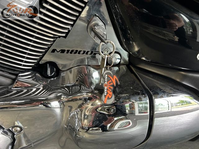 suzuki - m-1800-r-intruder