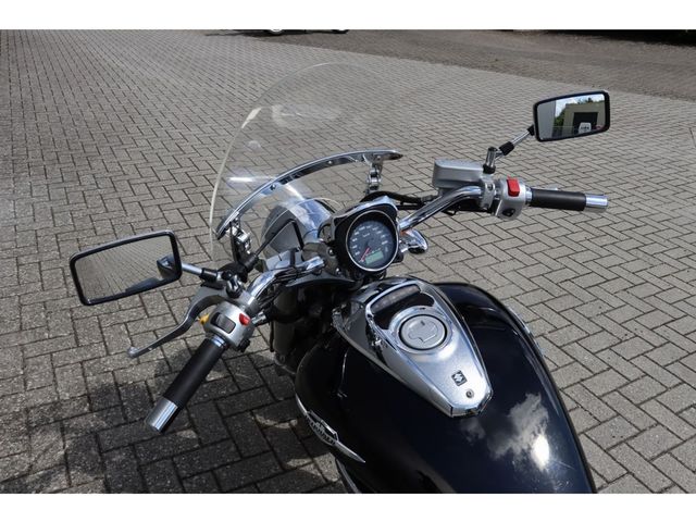 suzuki - new-intruder-m-800