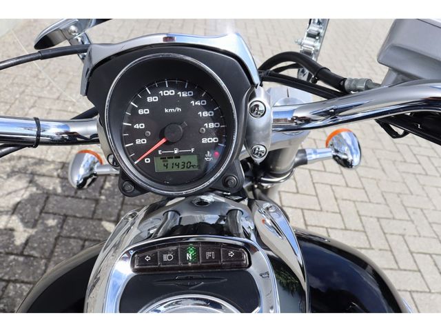 suzuki - new-intruder-m-800