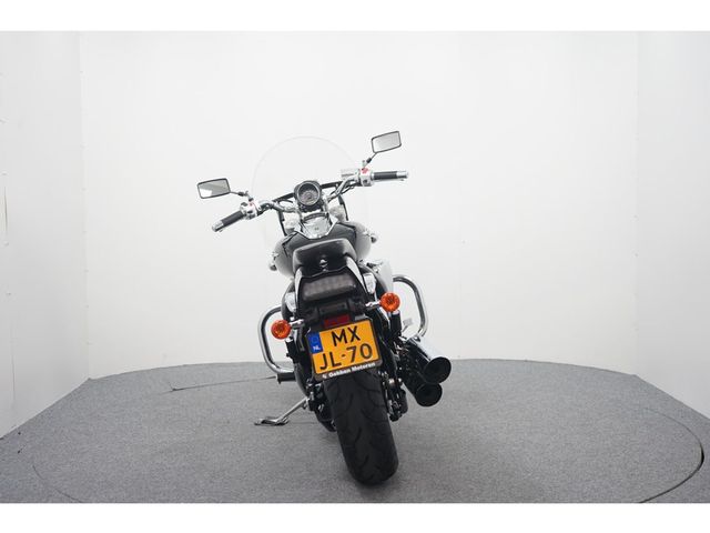 suzuki - new-intruder-m-800