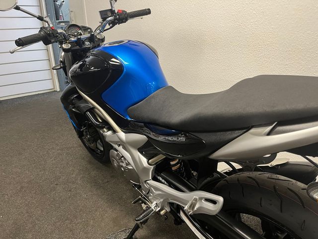 suzuki - sfv-650-gladius