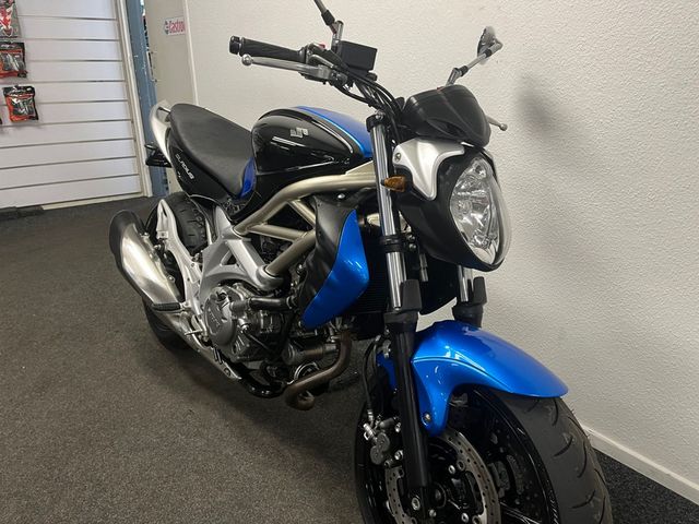 suzuki - sfv-650-gladius