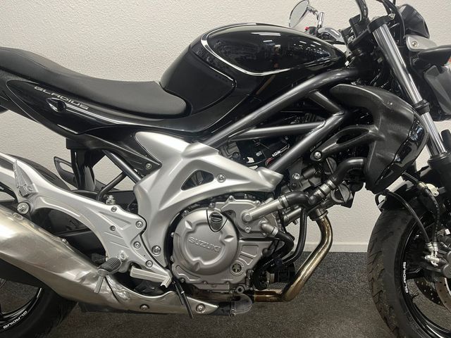 suzuki - sfv-650-gladius