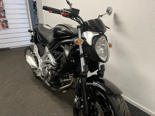 suzuki - sfv-650-gladius